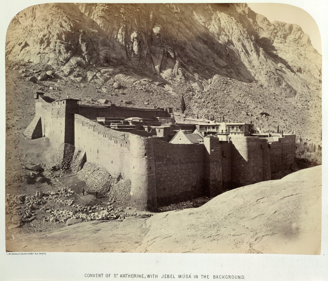 Couvent de Sainte-Catherine avec Jebel Mūsá en arrière-plan, de l