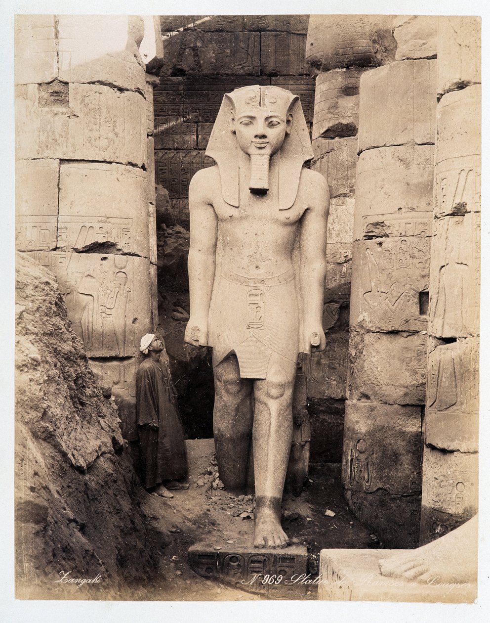 Une statue de Ramsès à Louxor - Brothers Zangaki