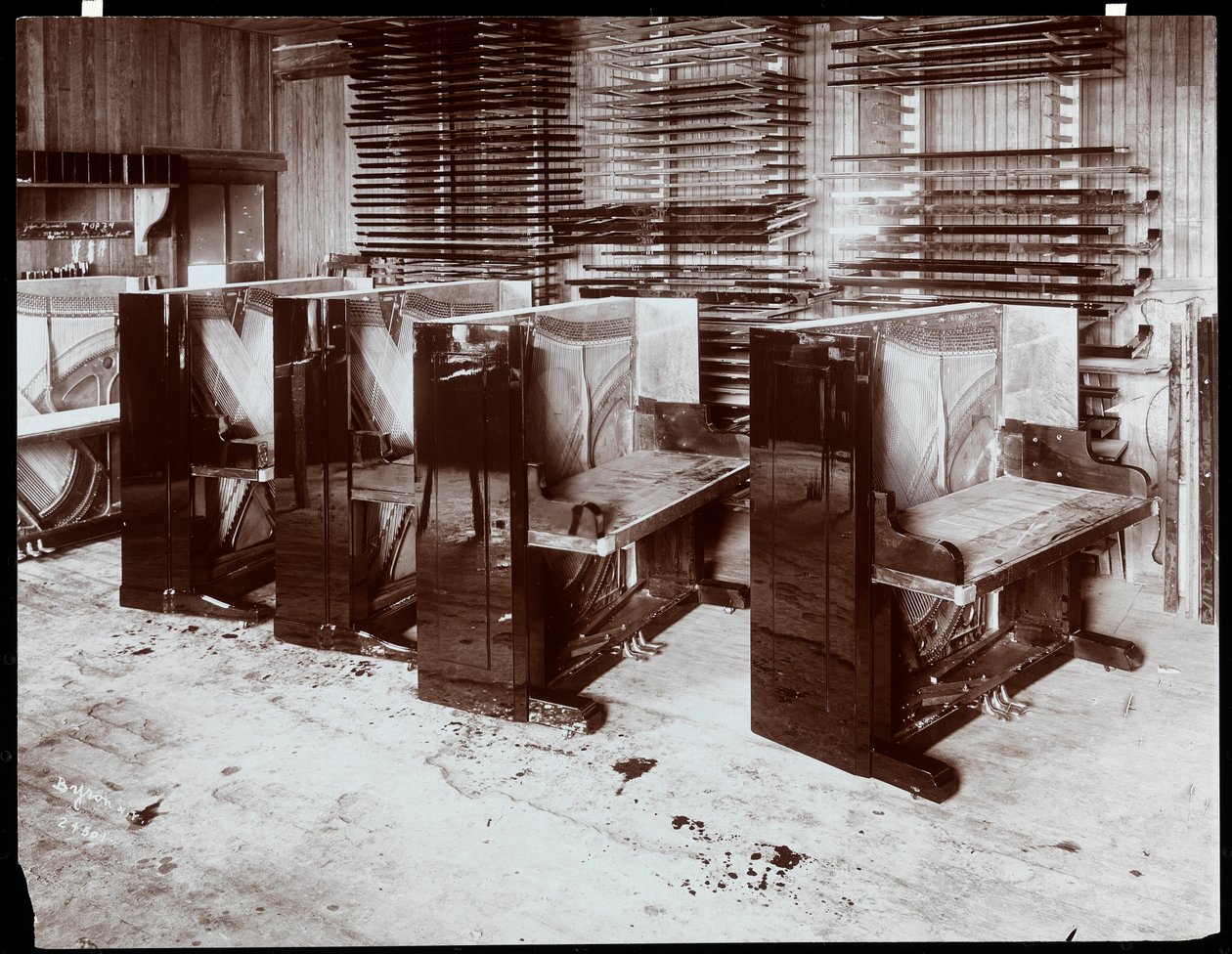 Pianos en construction à l
