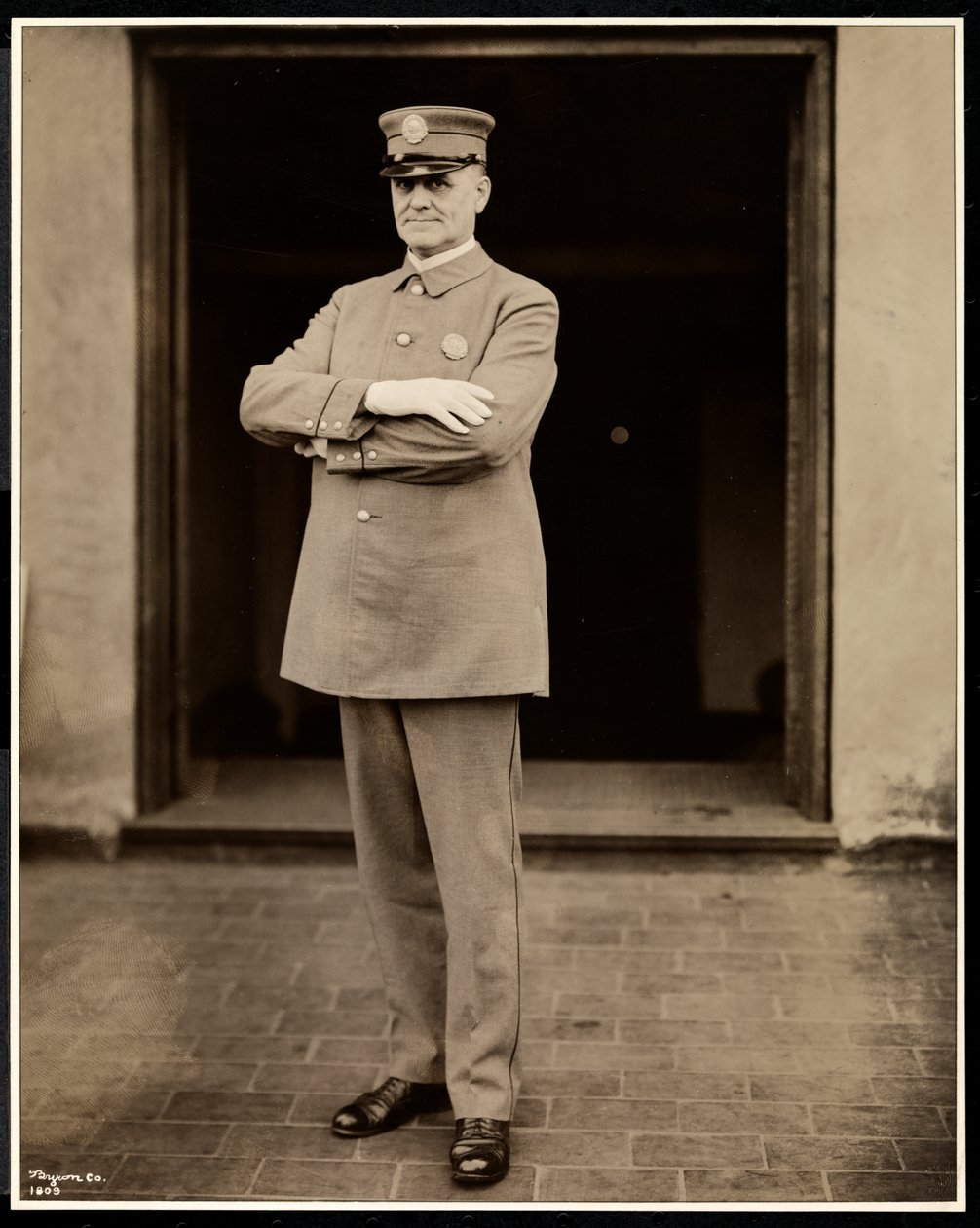 Portrait du plus grand policier à l