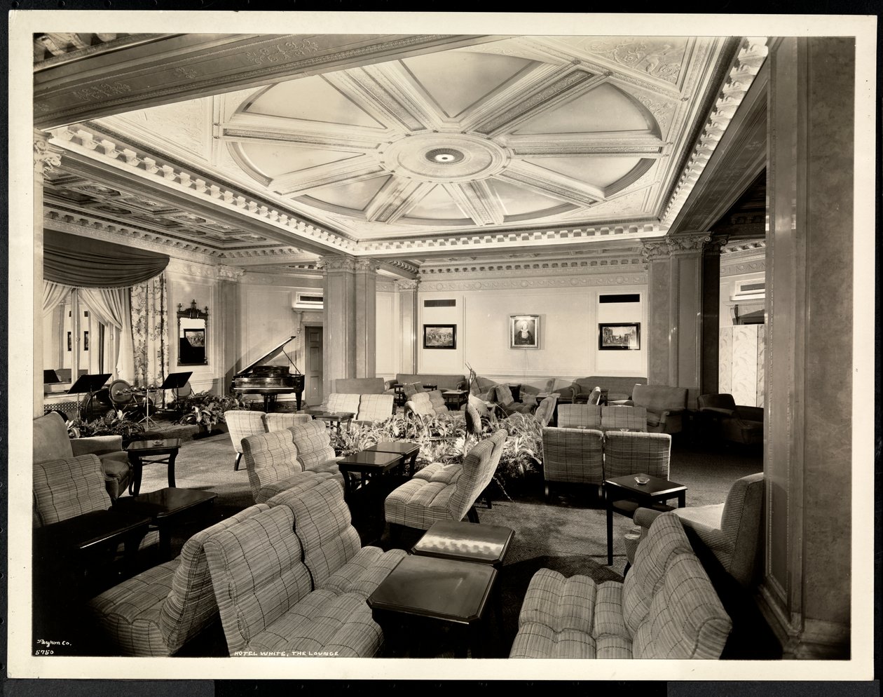 Le salon, vue vers l
