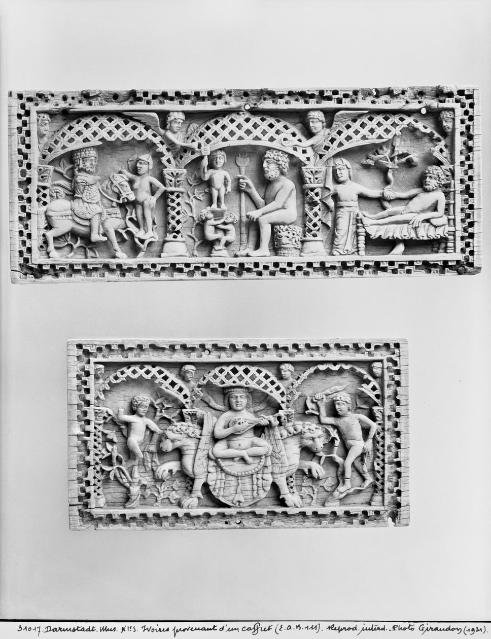 Deux plaques d