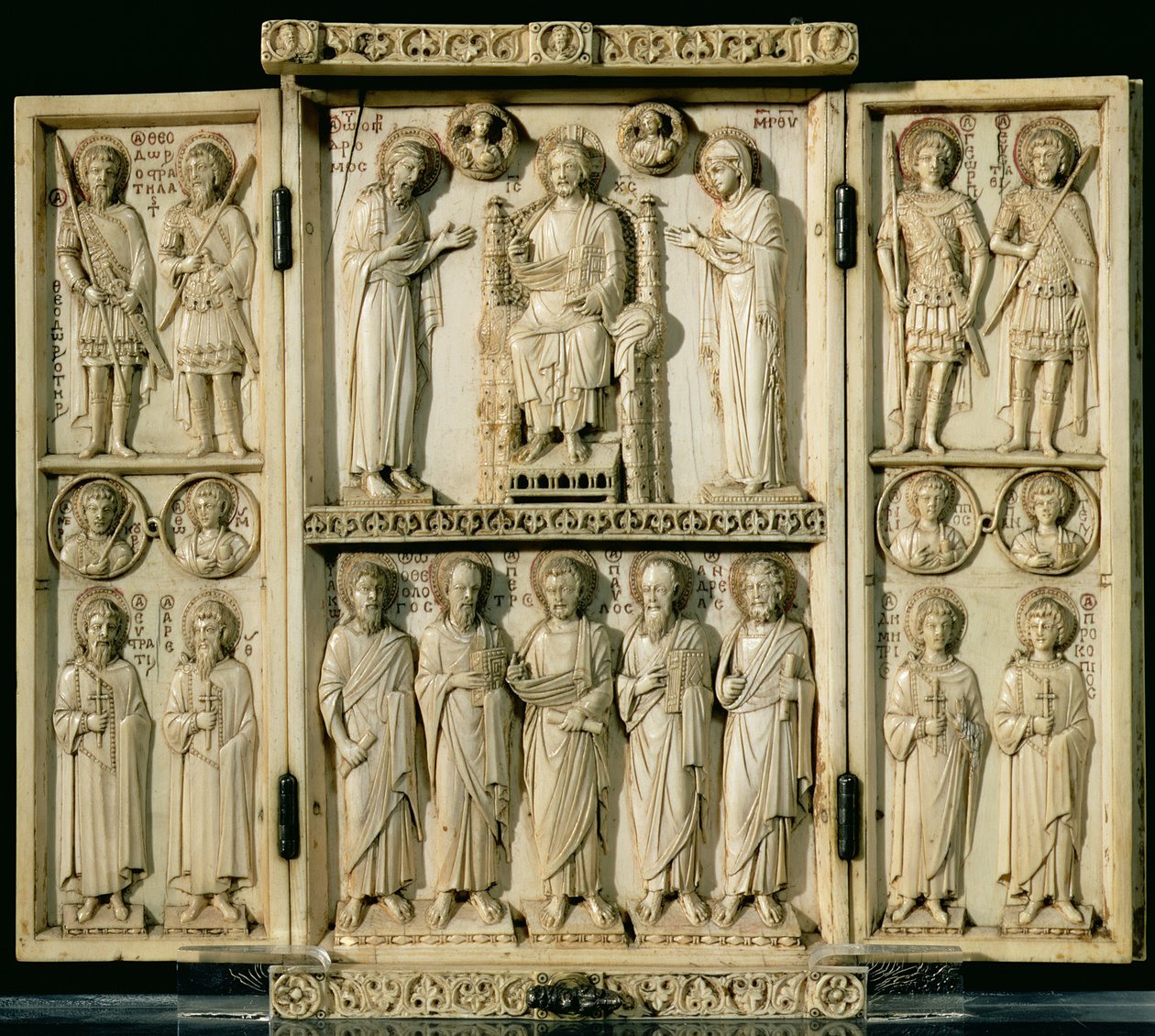 Le Triptyque Harbaville représentant le Christ en majesté avec la Vierge et Saint Jean-Baptiste, autres panneaux représentant des saints, de Constantinople - Byzantine
