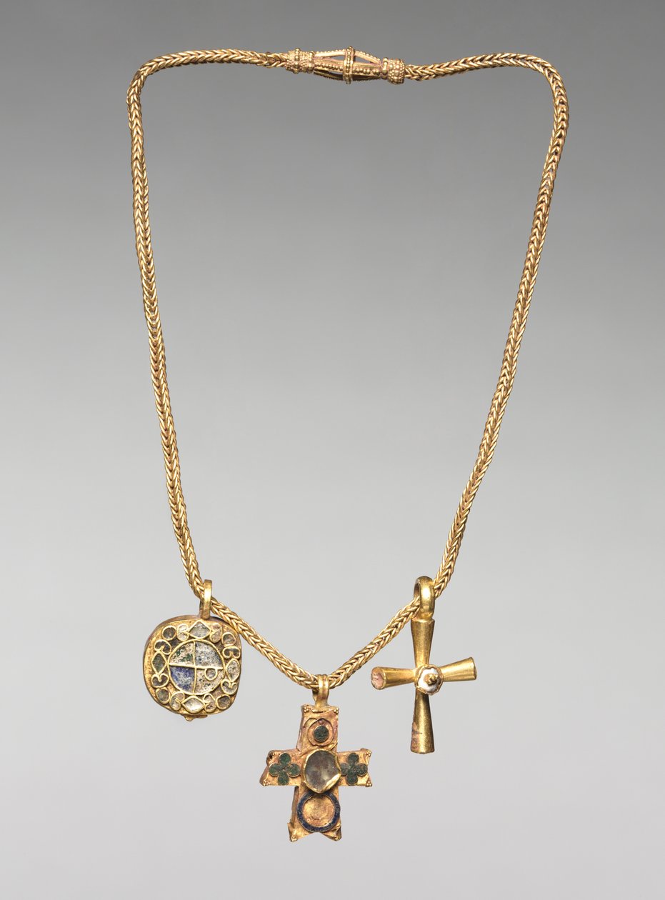 Chaîne avec pendentif et deux croix, début des années 500 - Byzantine School