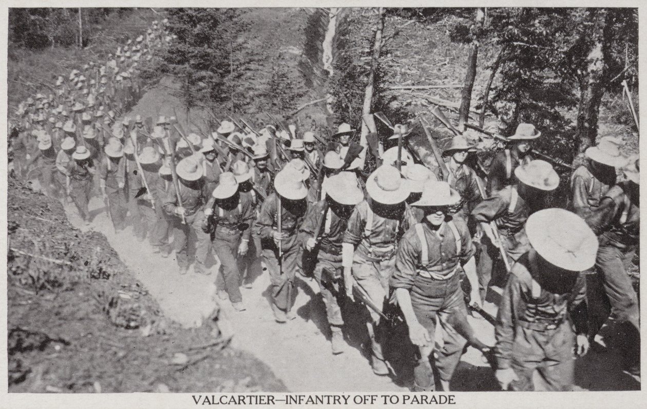 Val Cartier-Infanterie au défilé 1915 (photo n/b) - Canadian Photographer