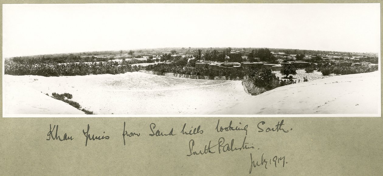 Khan Yunis depuis les dunes de sable regardant vers le sud, Palestine du Sud, juillet 1917 - Capt. Arthur Rhodes