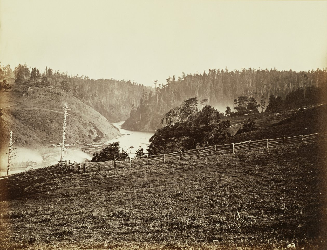 Rivière Albion, comté de Mendocino, Californie - Carleton Watkins