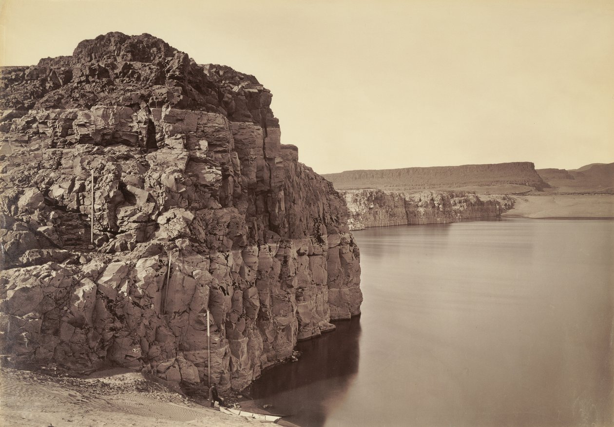 [The Dalles, niveaux extrêmes de hautes et basses eaux, 92 pieds] / [Tête des Dalles, fleuve Columbia, Oregon] - Carleton Watkins