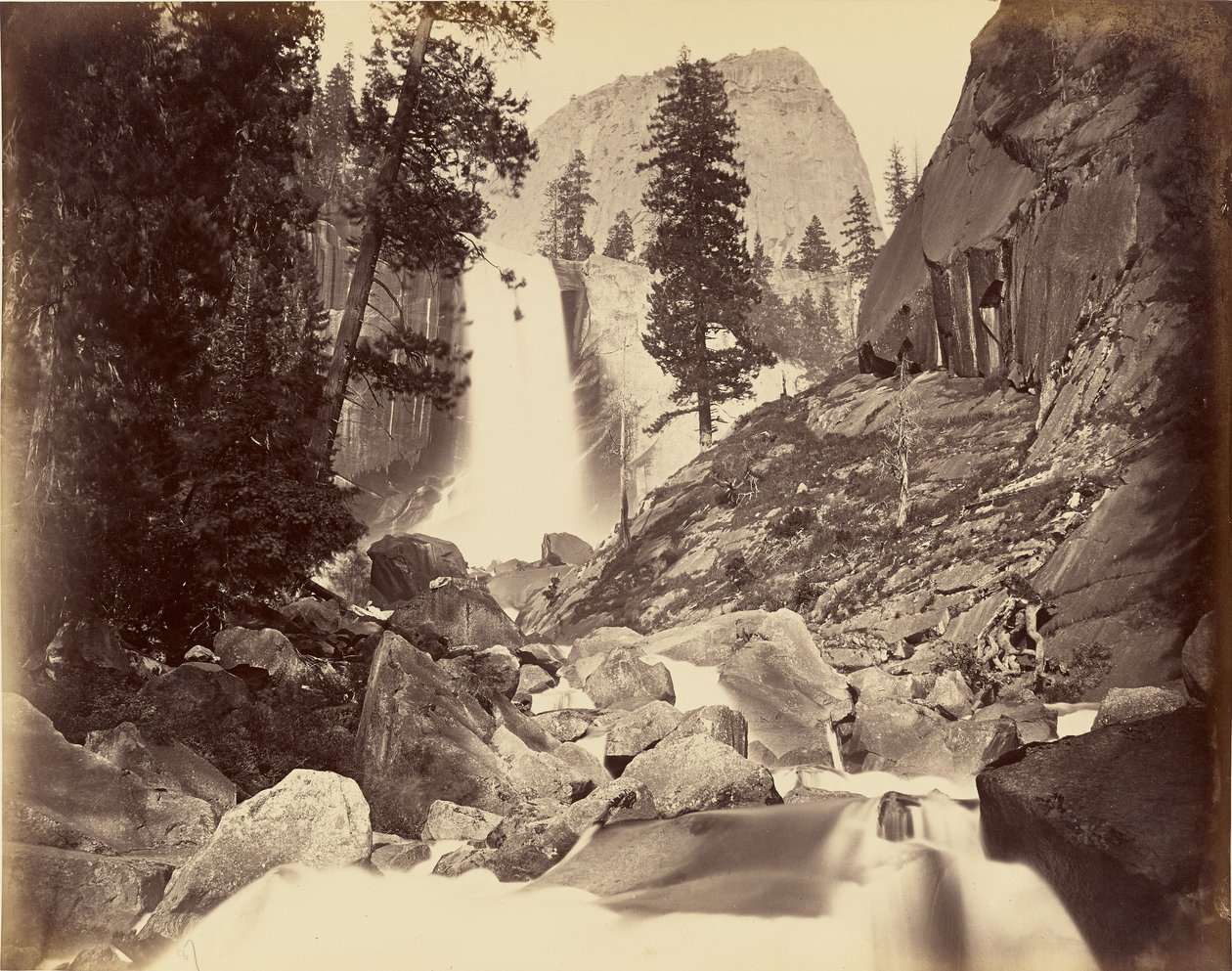 [Vernal Fall, 300 pieds] / [Piwyac, Vernal Fall, 300 pieds, Yosemite] - Carleton Watkins