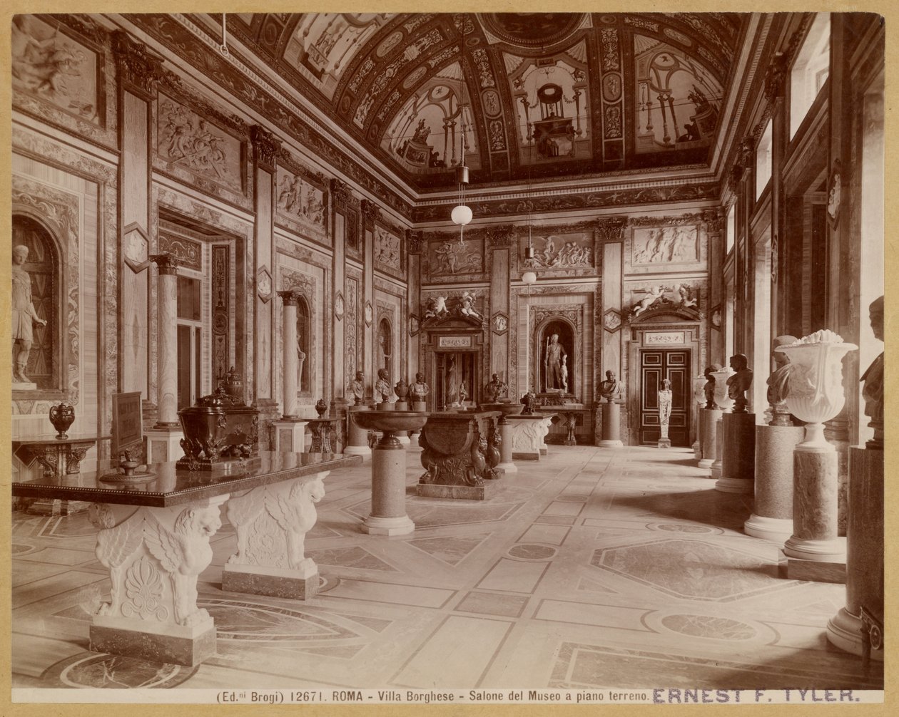 Rome - Villa Borghese - Salle des musées au rez-de-chaussée - Carlo Brogi