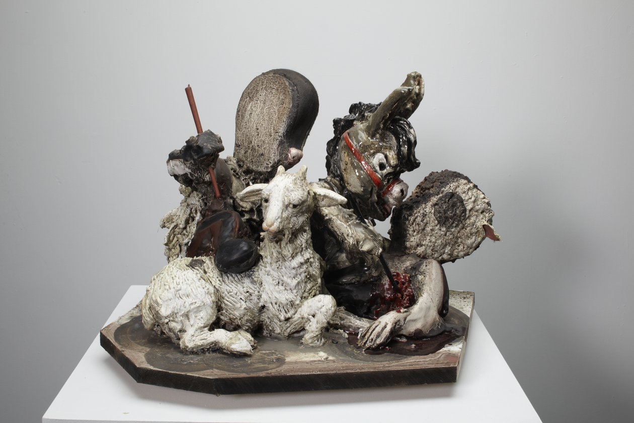 Help Is On Its Way, 2010 (bois, plâtre, argile, tissu, peinture) - Cathie Pilkington