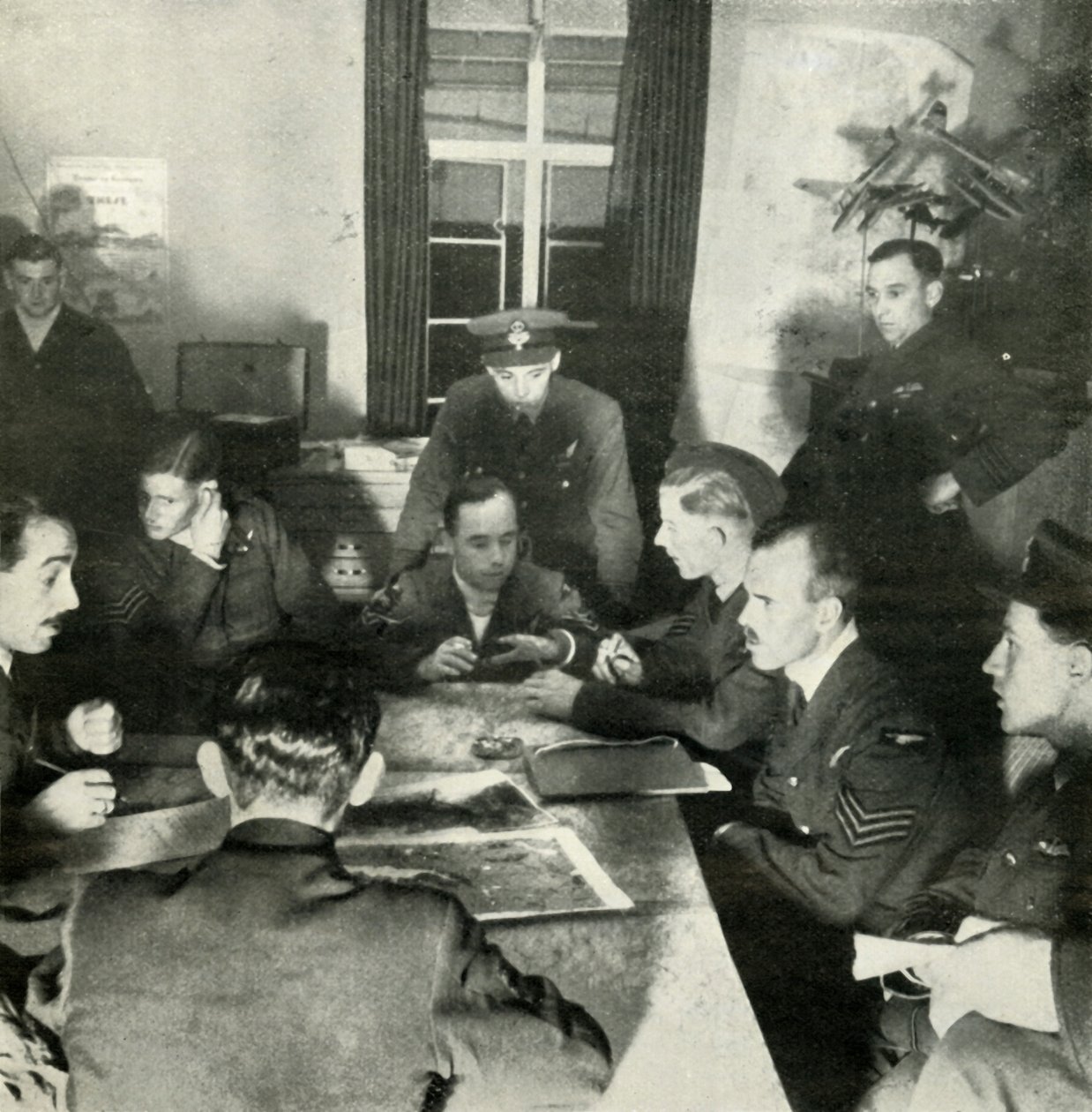 Interrogation des équipages, W.A.A.F. aide dans ce travail, vers 1943 - Cecil Beaton