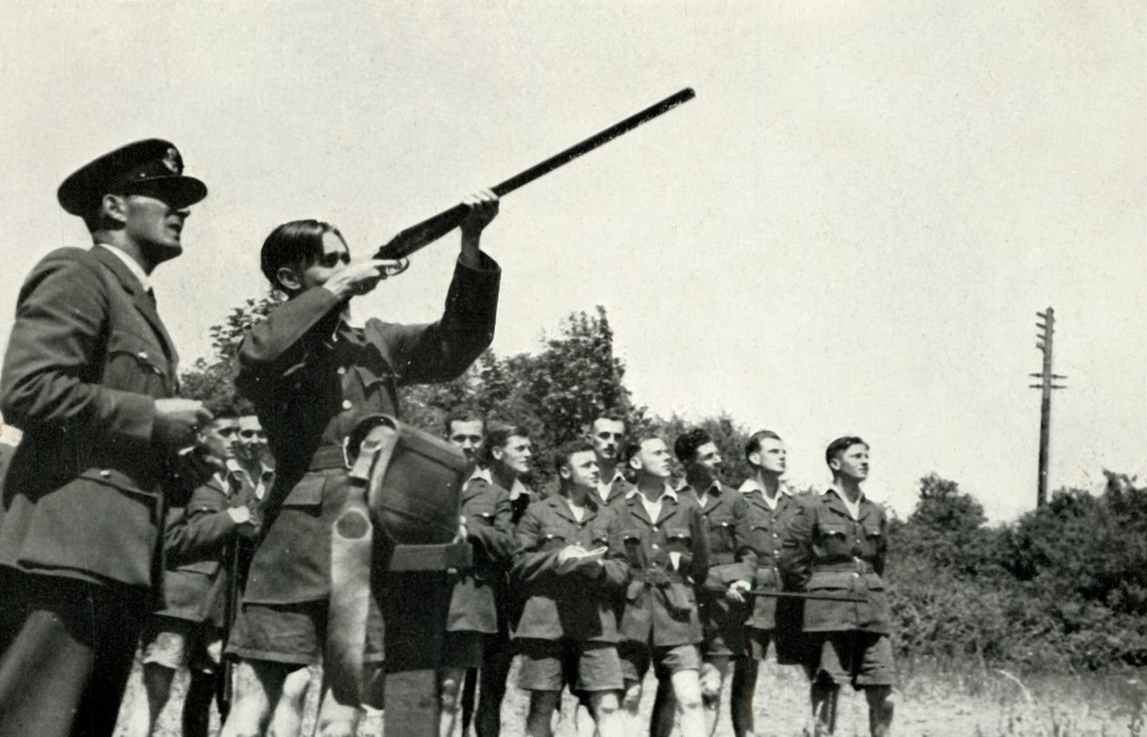 Personnel de la RAF apprenant à tirer pendant la Seconde Guerre mondiale, 1941 - Charles Brown