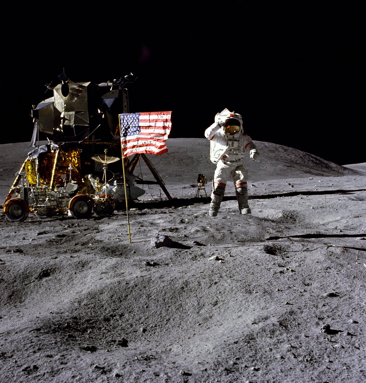 John Young sur la surface lunaire, 1972 - Charles Duke