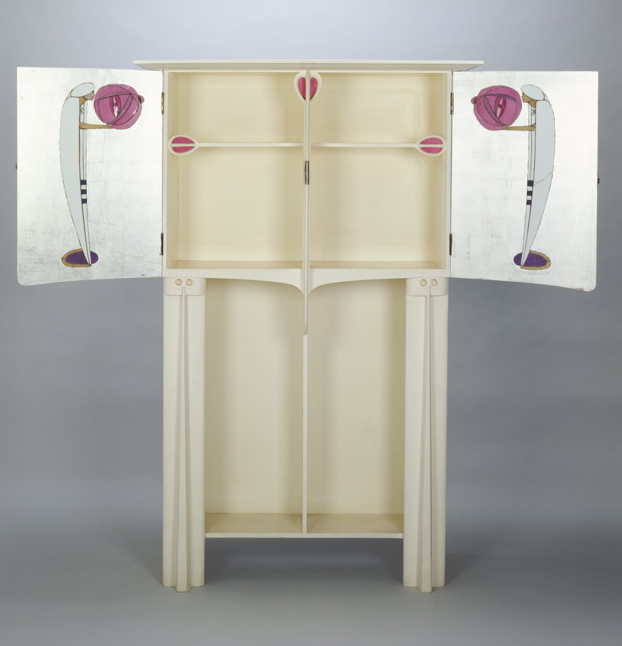 Armoires, fabriquées pour 14 Kingsborough Gardens, Glasgow, 1902 - Charles Rennie Mackintosh