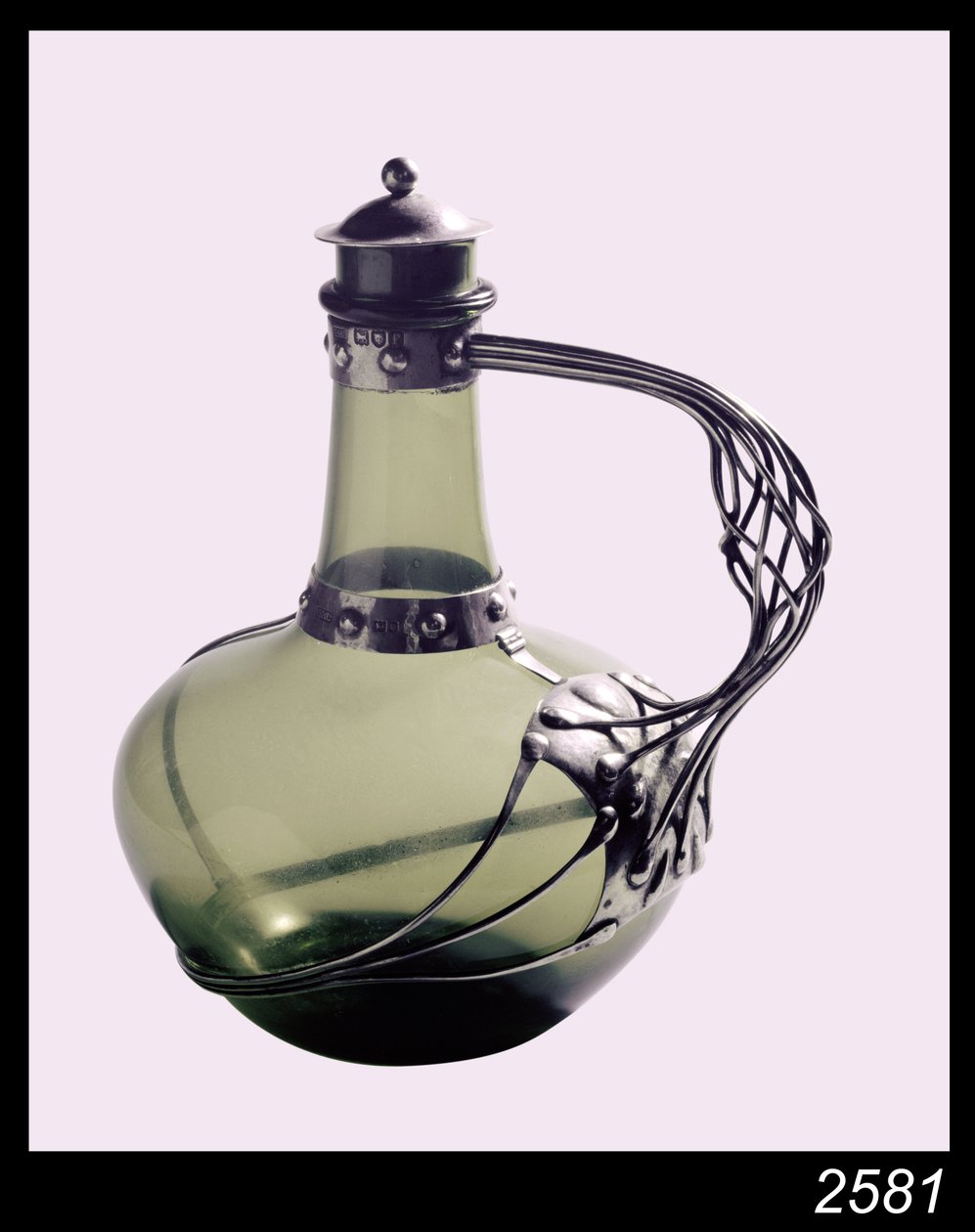 Carafe en verre vert monté en argent avec marque de fabricant pour la Guilde de l