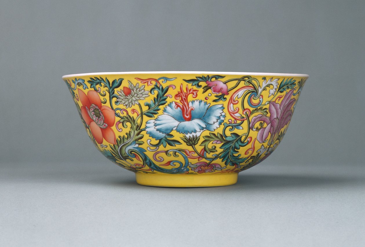 Un beau bol jaune famille rose, 1821-1850 - Chinese School