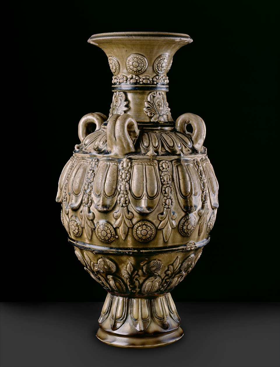 Pot en grès avec décor moulé, site de Yue Kikn, période des Six Dynasties - Chinese School
