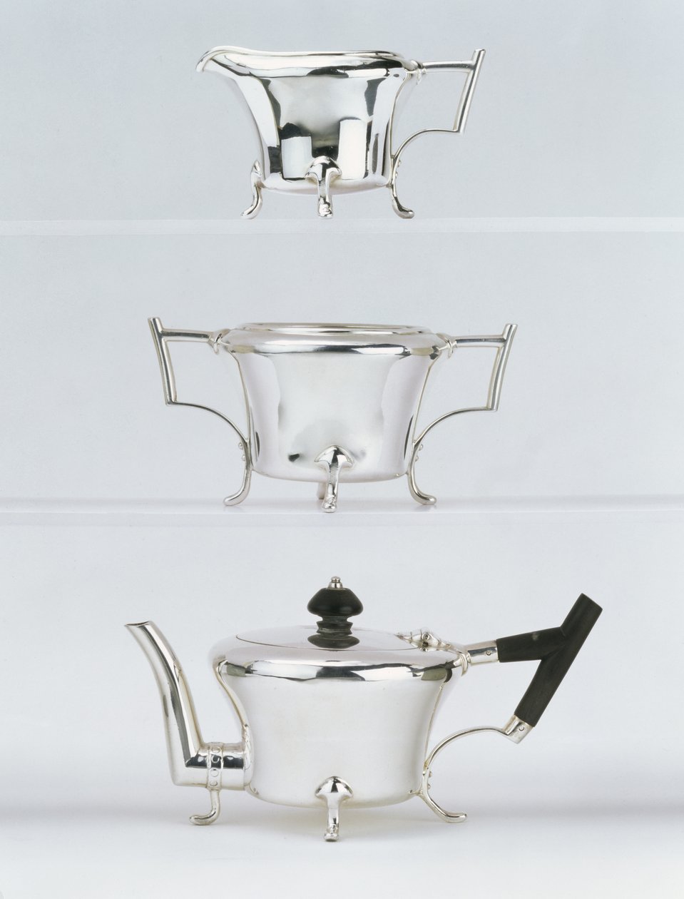 Service à thé en trois pièces, conçu en 1878, fabriqué par Hukin & Heath - Christopher Dresser