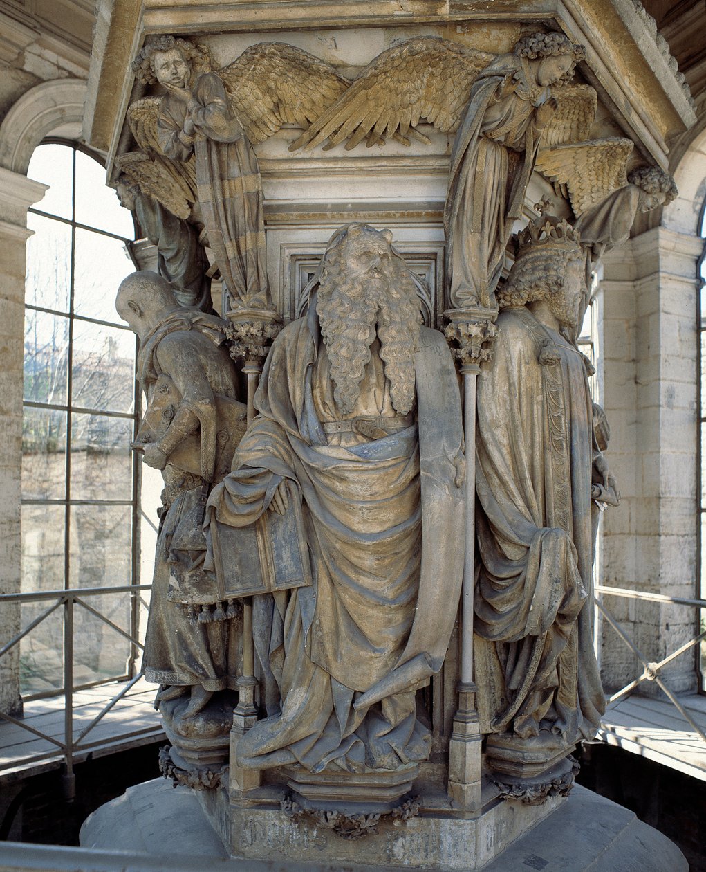La base du Puits de Moïse montre les prophètes qui ont prédit la venue du Christ (sculpture) - Claus Sluter