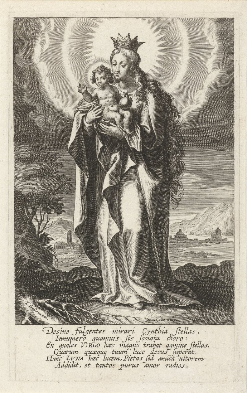Marie couronnée avec l
