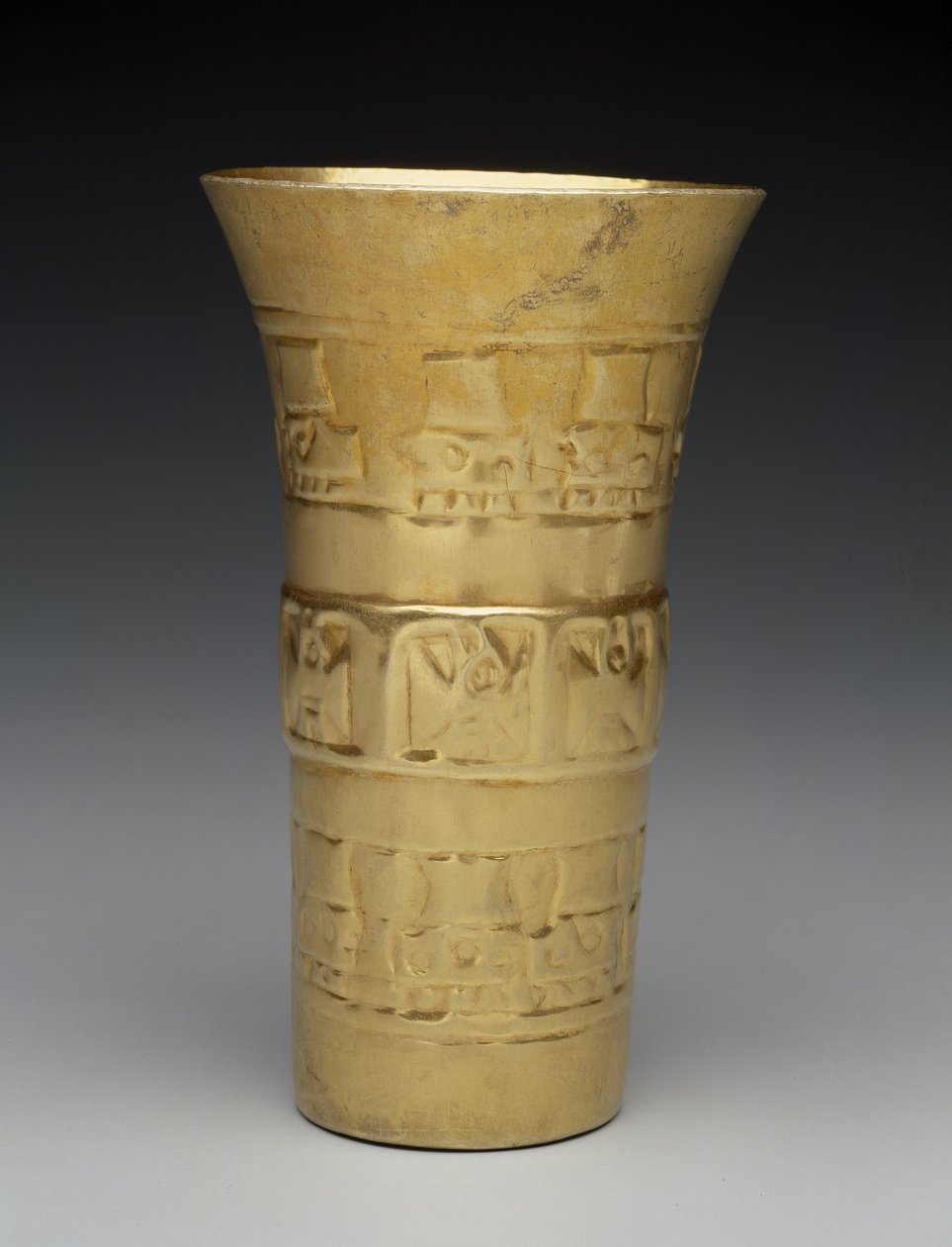 Coupe : Oiseaux et têtes, 900-1100 - Culture Sicán