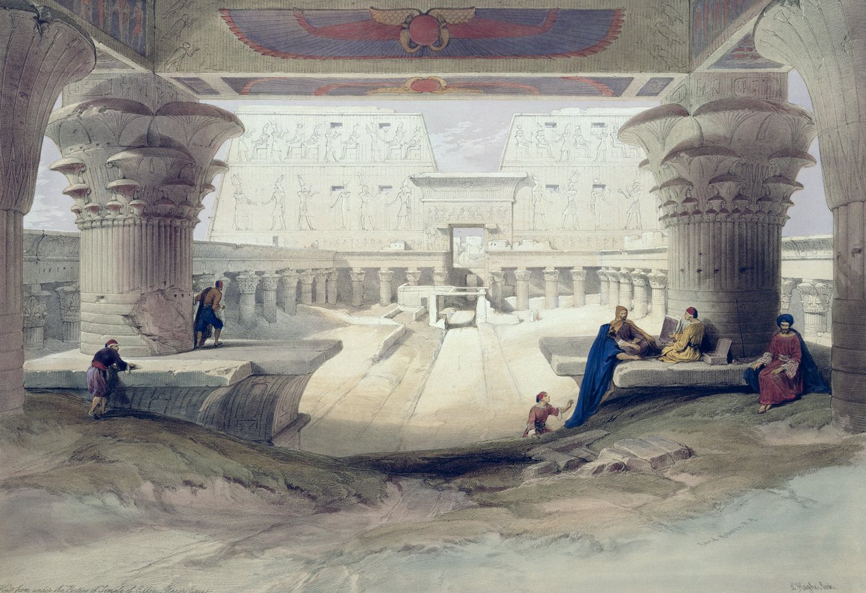 Vue sous le portique du temple d