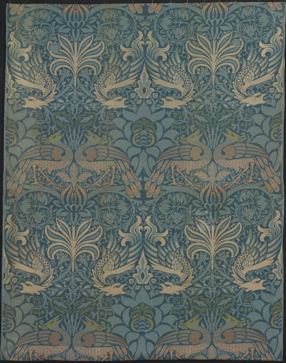Panneau intitulé Paon et Dragon - Designed by William Morris