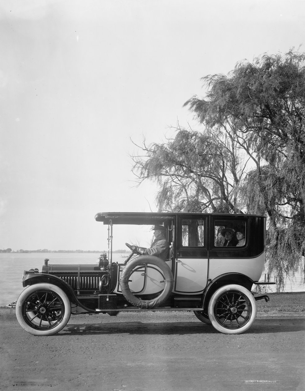 Packard Limousine 1912 - Detroit Publishing Co.