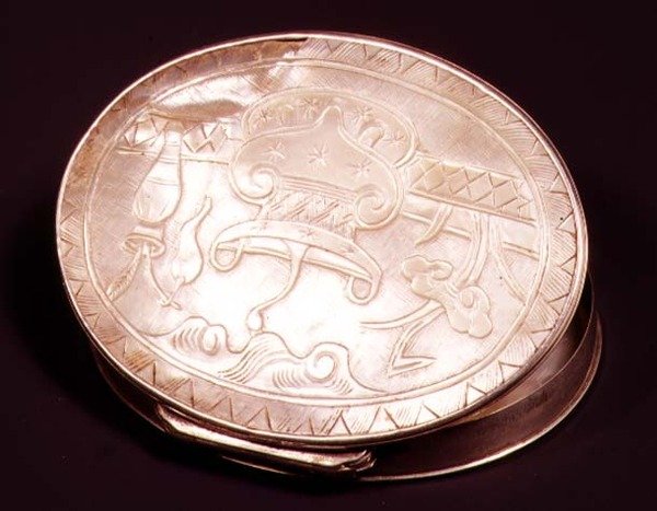 Boîte à priser incrustée de nacre, probablement hollandaise, vers 1750-60 - Dutch School