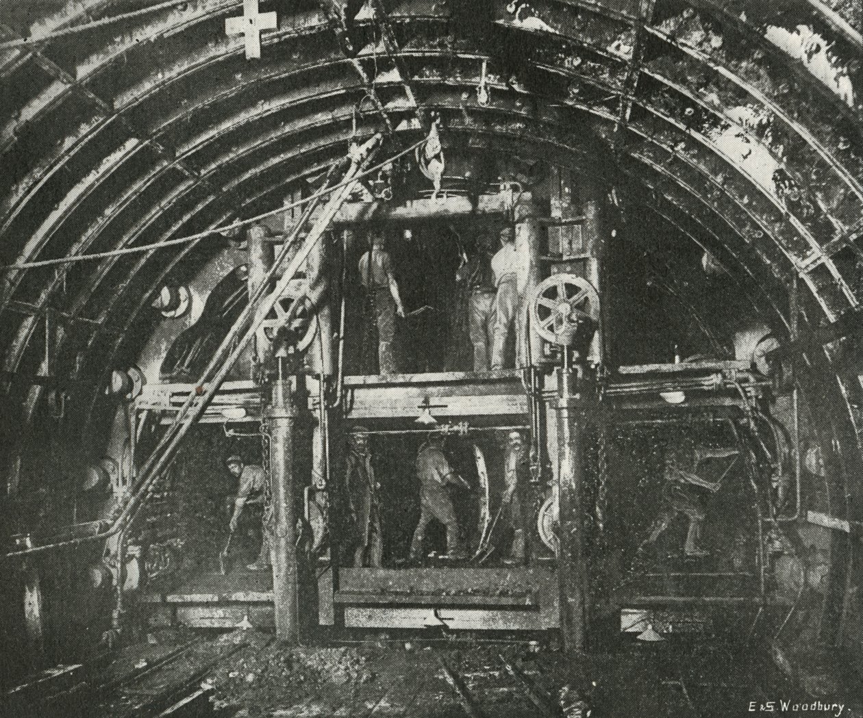 Creusement du tunnel pour le Waterloo and City Railway - E. and S. Woodbury