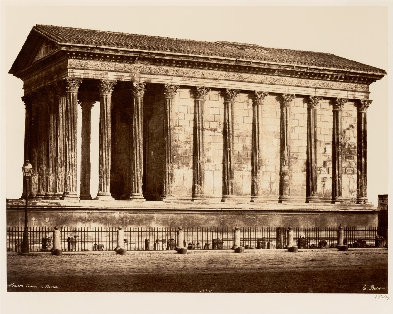 Maison Carrée à Nîmes - Édouard Baldus