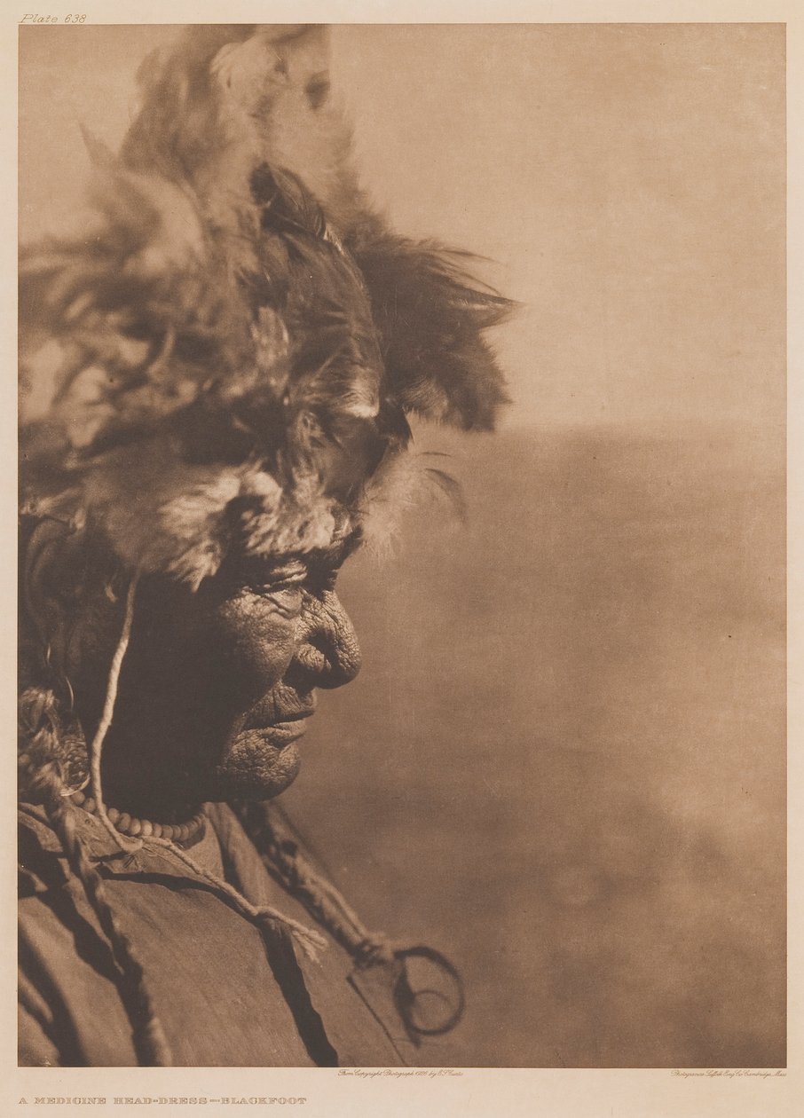 Une coiffe de guérison — Peaux-Noires - Edward S. Curtis