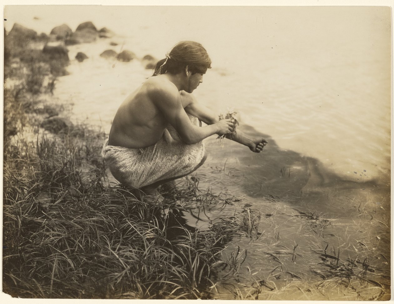 [Je vais me laver le corps — je vais le purifier de cette chose répugnante] - Edward S. Curtis