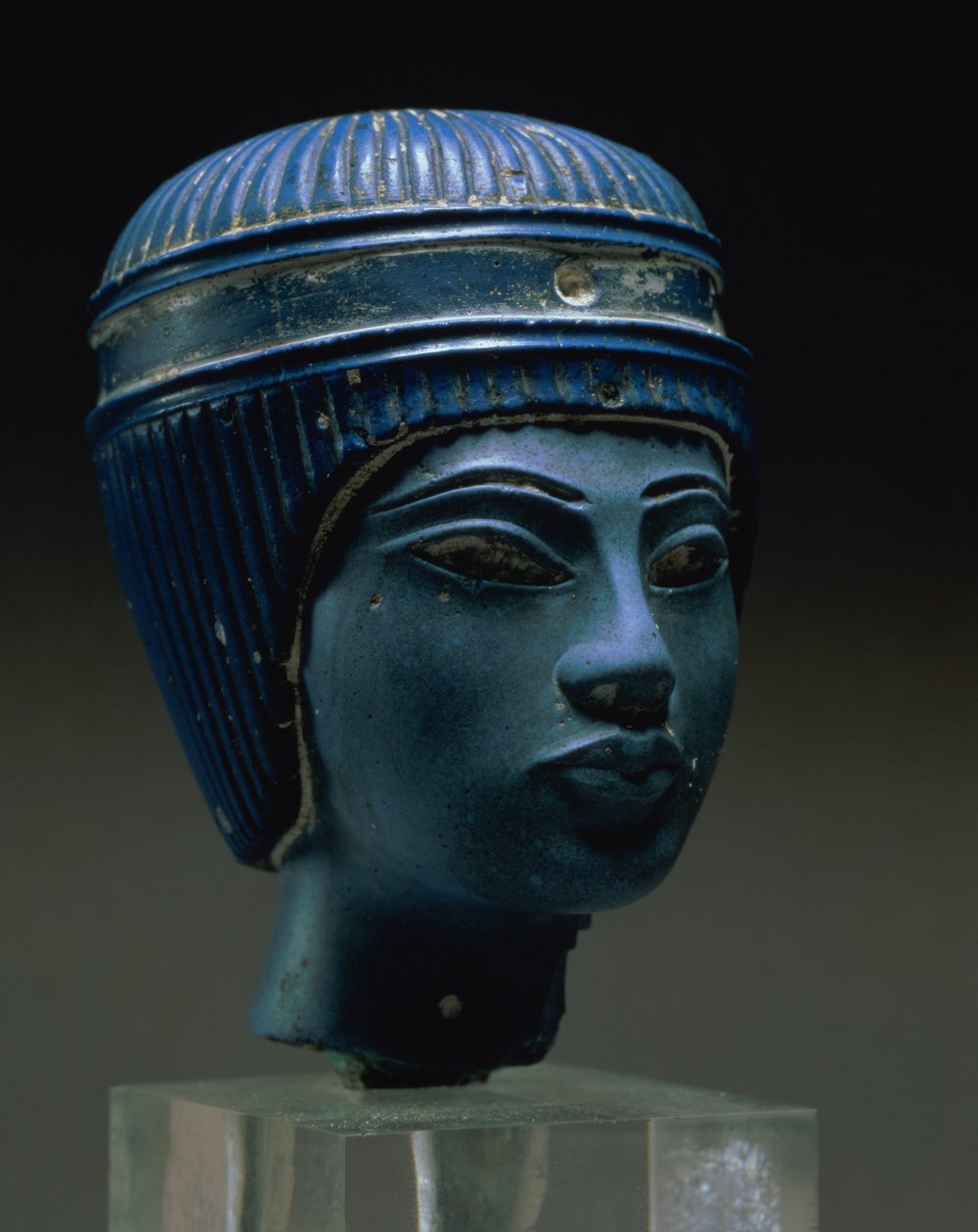 Fausse tête royale, autrefois pensée être Toutankhamon (verre pressé) - Egyptian