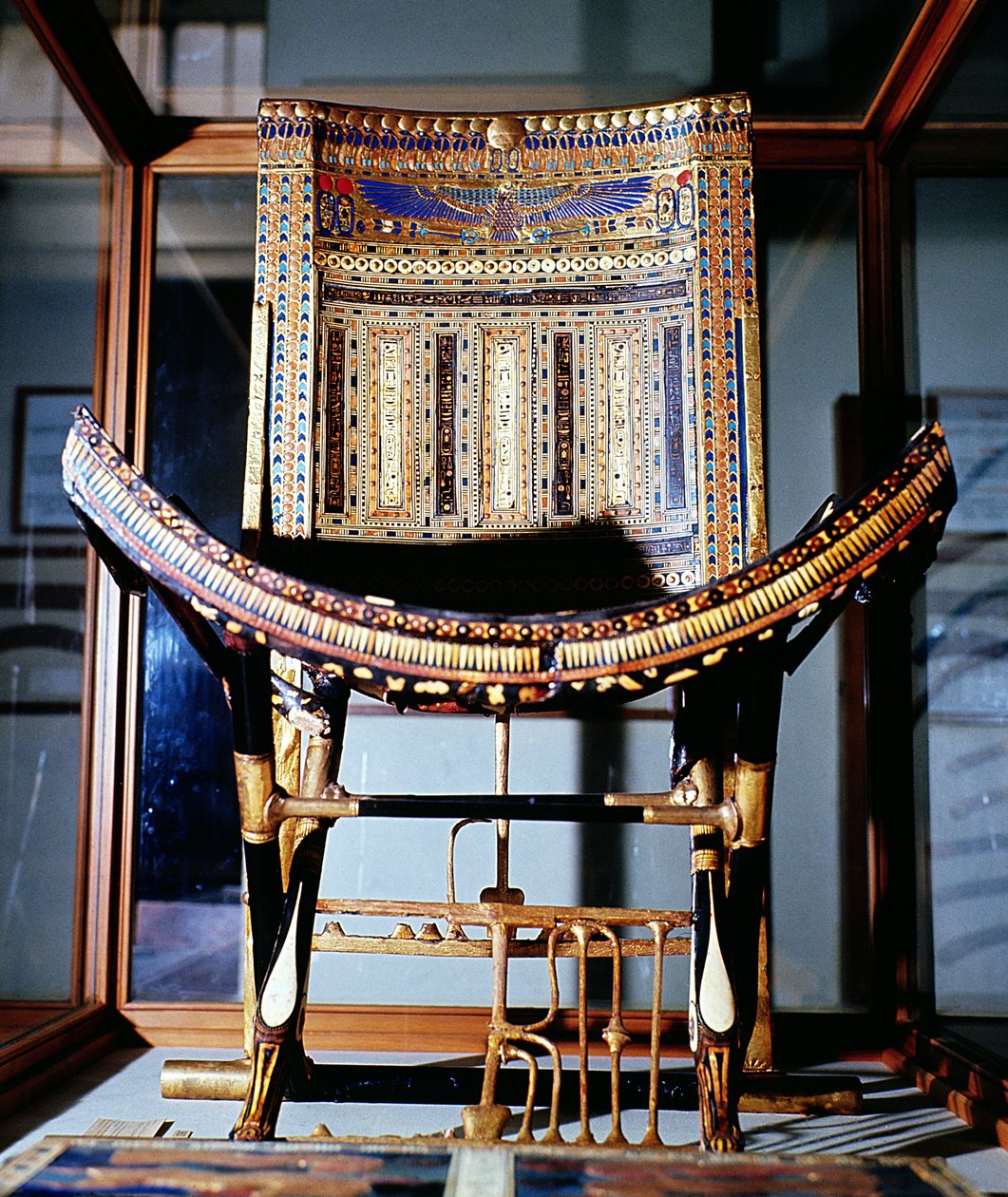 Chaise ecclésiastique, de la tombe de Toutankhamon (c.1370-52 av. J.-C.) dans la Vallée des Rois à Thèbes, Nouvel Empire - Egyptian 18th Dynasty