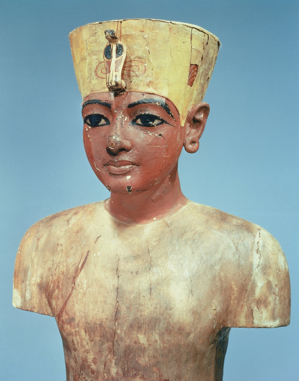 Mannequin du jeune Toutankhamon portant un compromis entre la couronne des rois de Basse-Égypte et la coiffe de Néfertiti - Egyptian 18th Dynasty