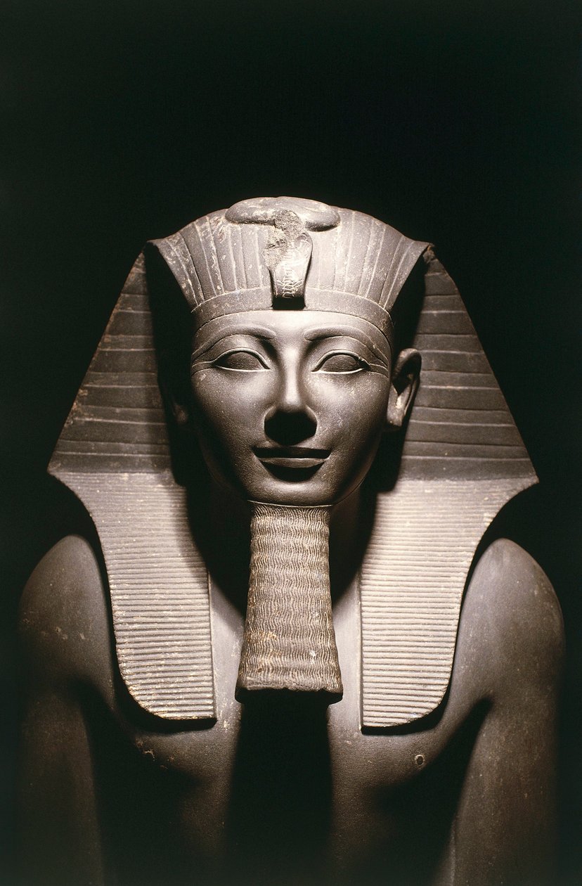 Égypte, Détail de la statue de Thoutmôsis III (avant 1479-vers 1425 av. J.-C.), dix-huitième dynastie, du temple d