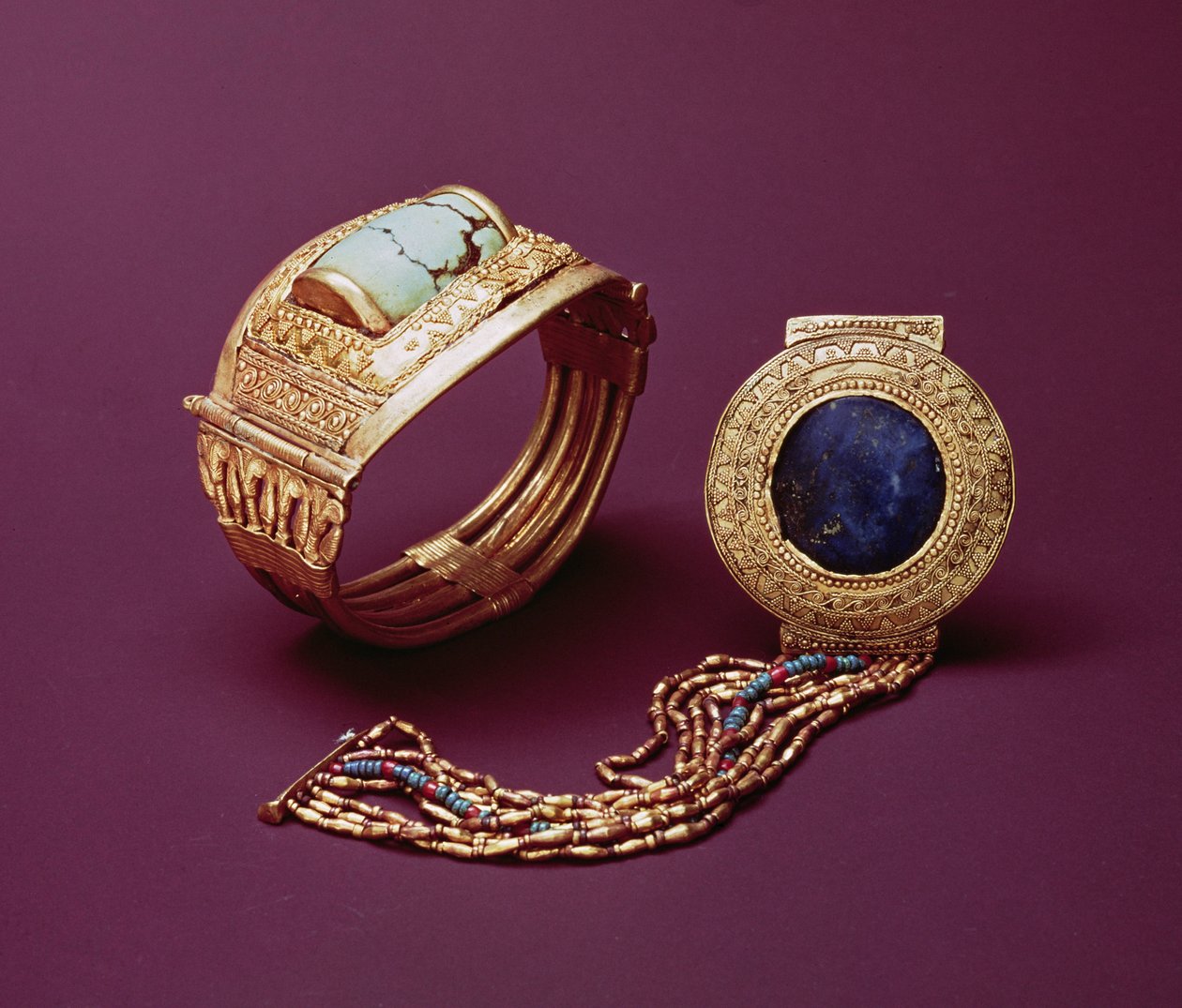 Deux bracelets, de la tombe de Toutankhamon (c.1370-1352 av. J.-C.) Nouvel Empire - Egyptian 18th Dynasty