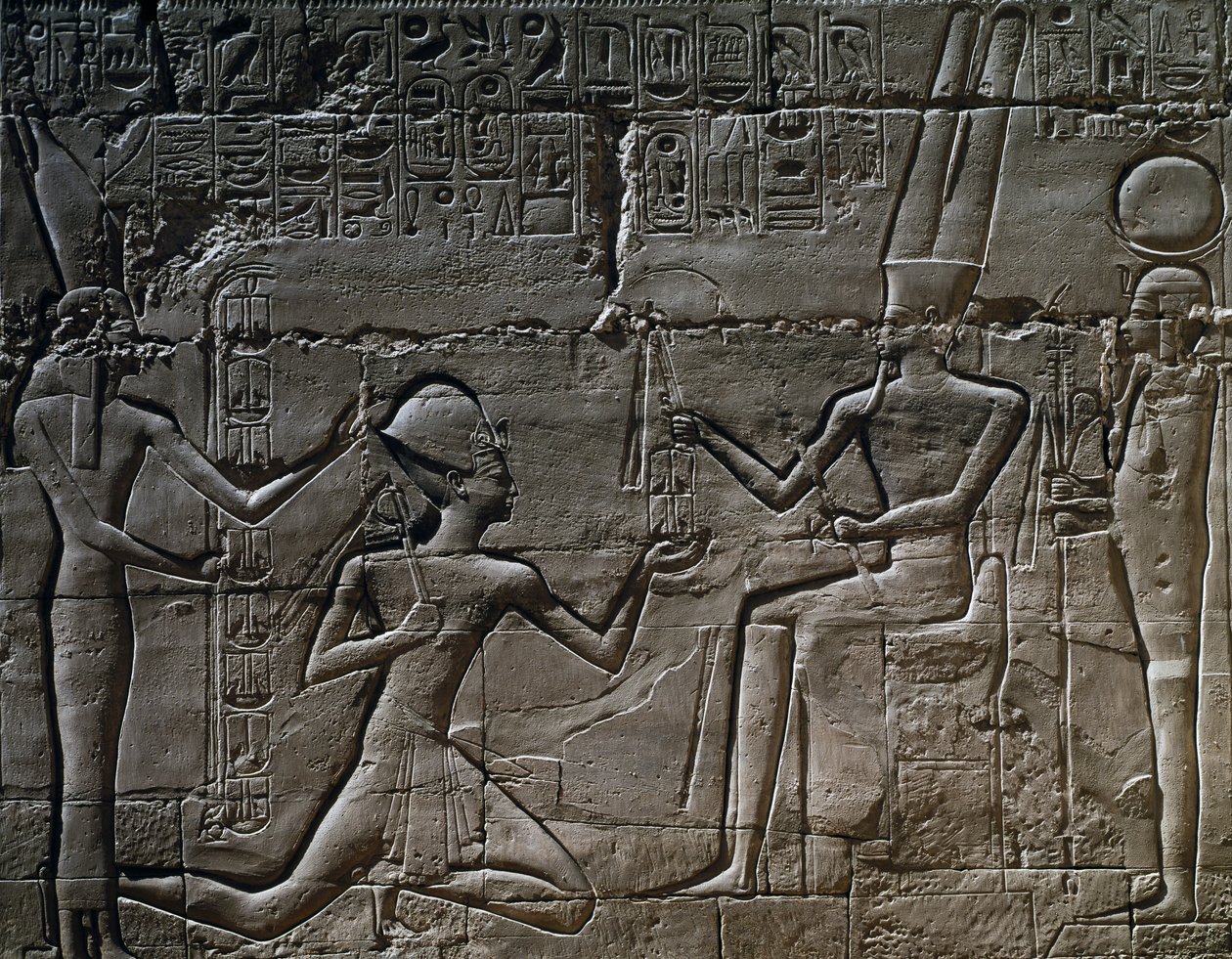 Ramsès II devant Amon-Rê, relief, Grande Salle Hypostyle, Temple d