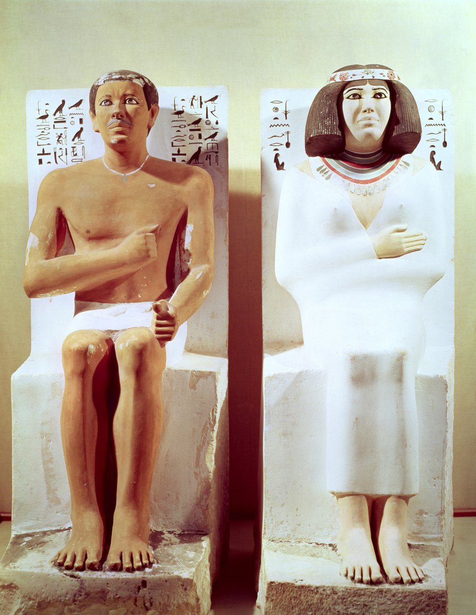 Rahotep et sa femme, Nofret, c.2620 av. J.-C. (calcaire peint) - Egyptian 4th Dynasty