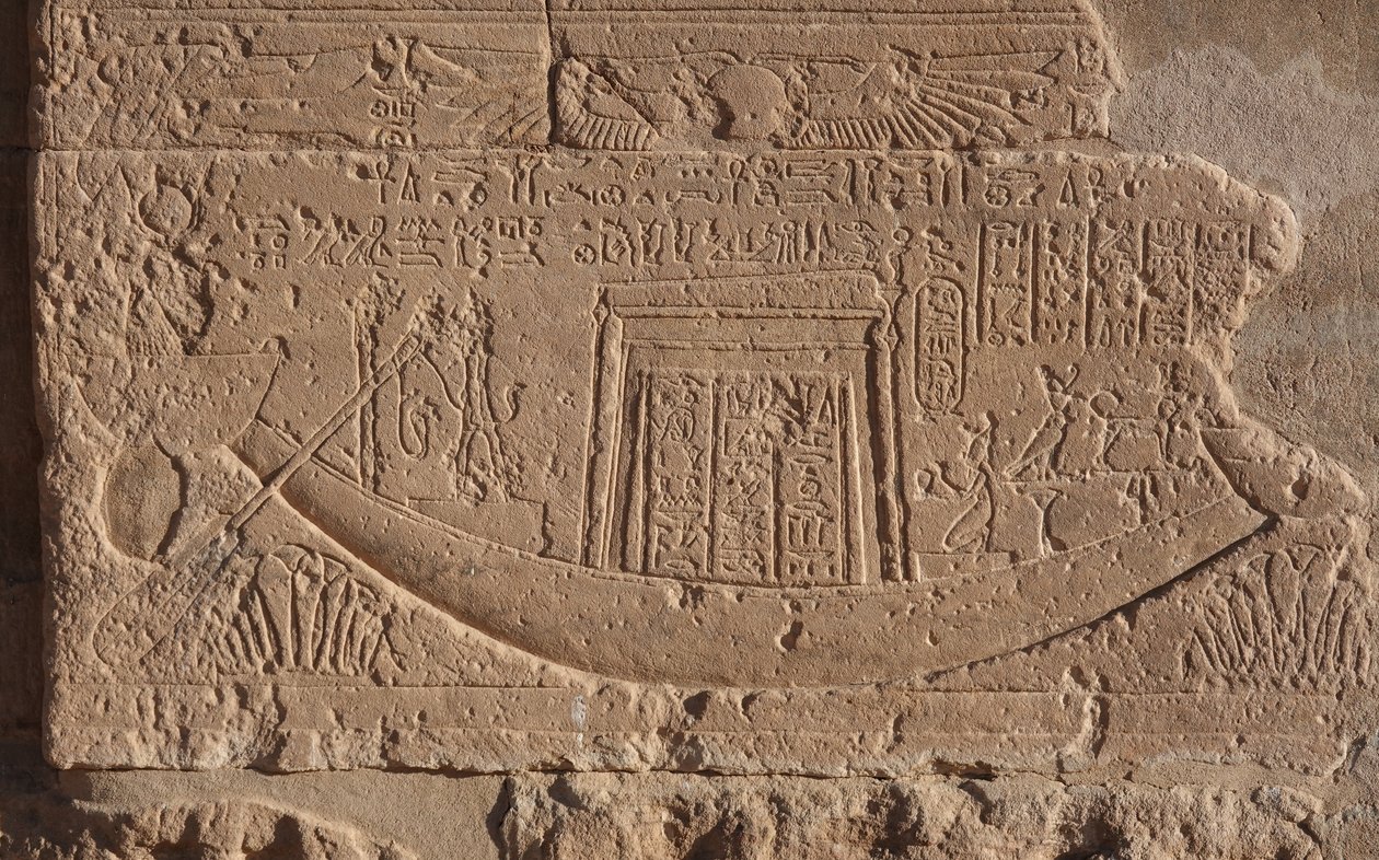Symbole de la vie et du soleil en bateau, temple de Philae - Egyptian Egyptian