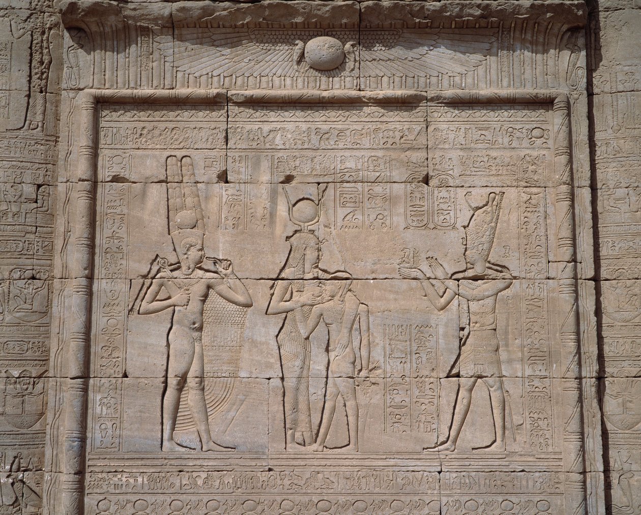 Antiquité égyptienne : vue des bas-reliefs du temple de la déesse Hathor à Denderah - Egyptian Egyptian