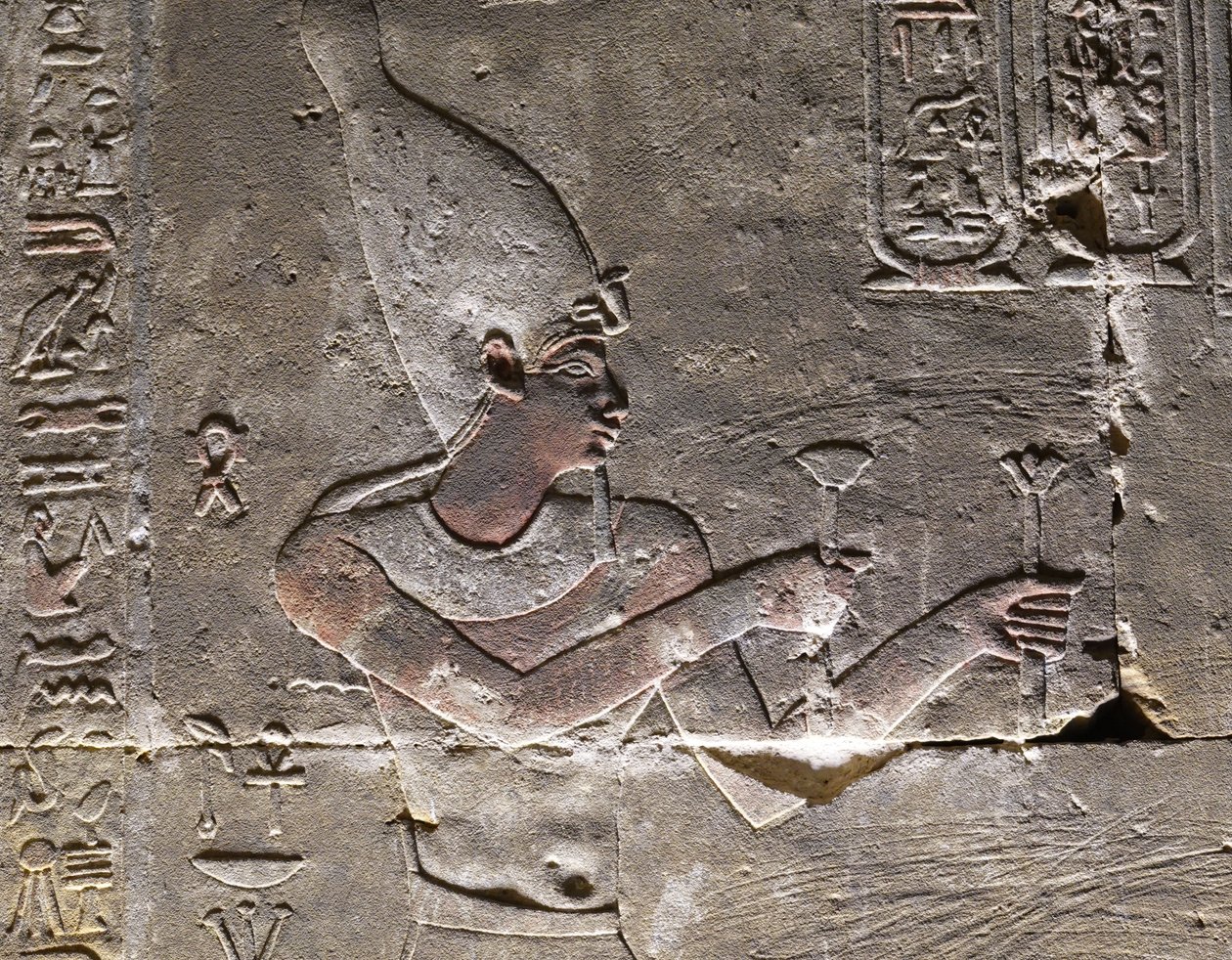 Le Pharaon portant le Hedjet, Temple d
