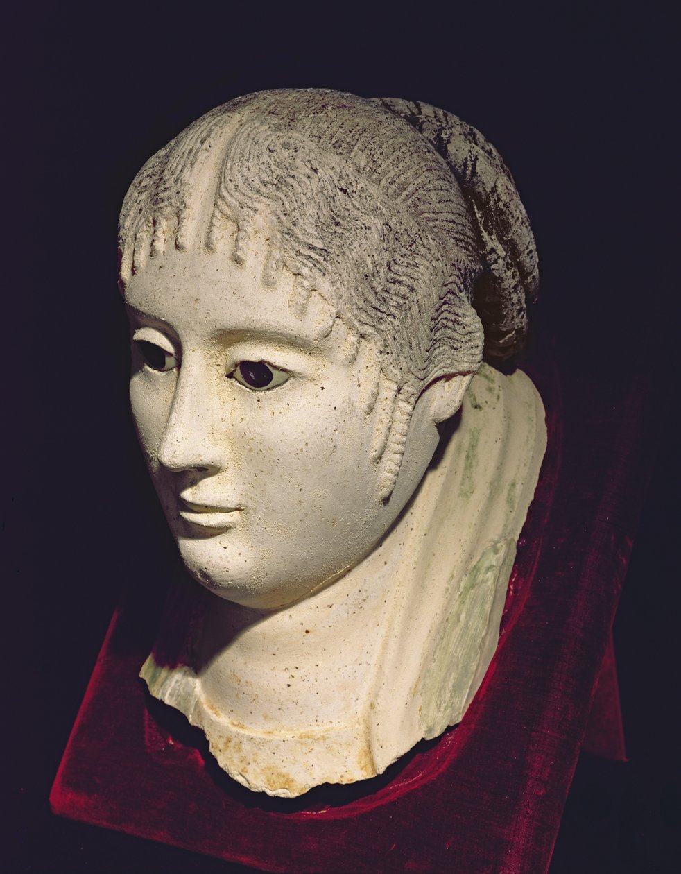 Tête de femme (stuc peint) - Egyptian School