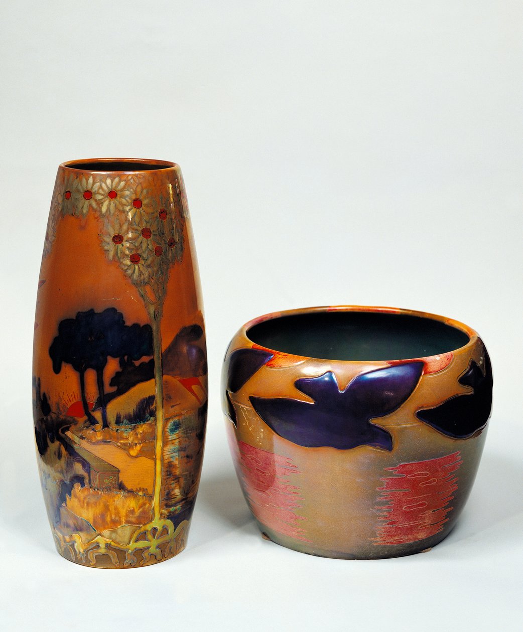 Vases en verre camée avec corps globulaires - Emile Galle