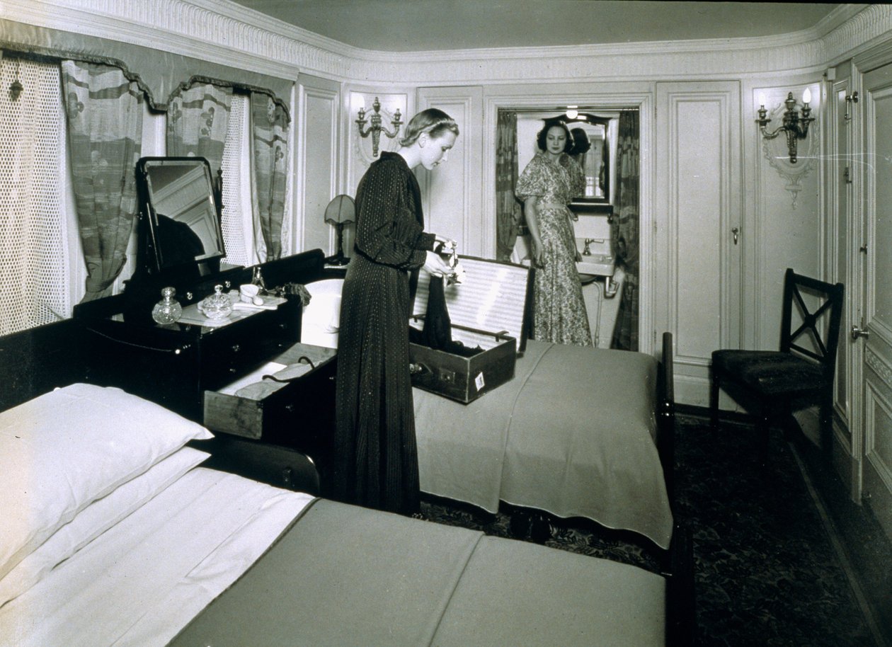 Une cabine de première classe à bord du RMS Scythia - English Photographer