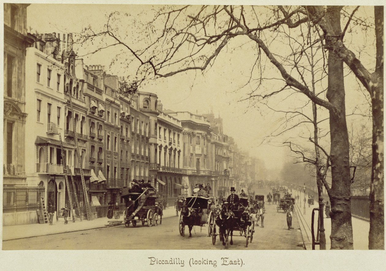 Piccadilly face à l