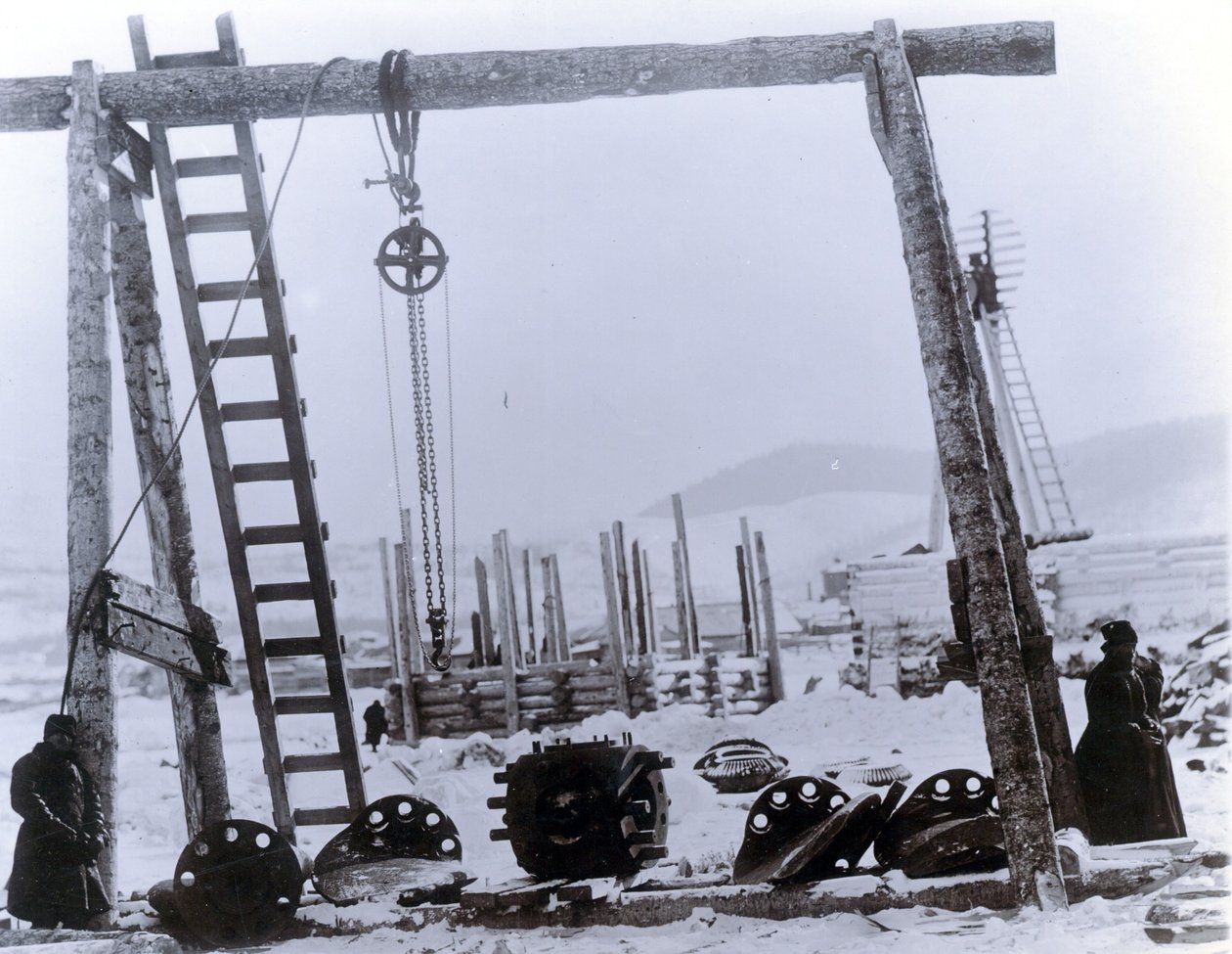 Yard no. 647, Baikal. Hélice tribord du ferry brise-glace Baikal après récupération du fond du lac Baïkal - English Photographer