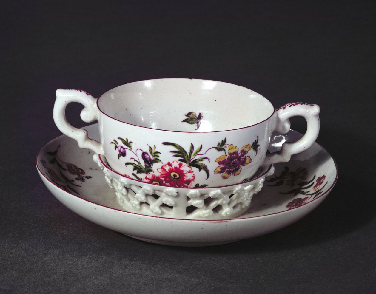 Tasse et soucoupe trembleuse de Derby, vers 1758 - English School